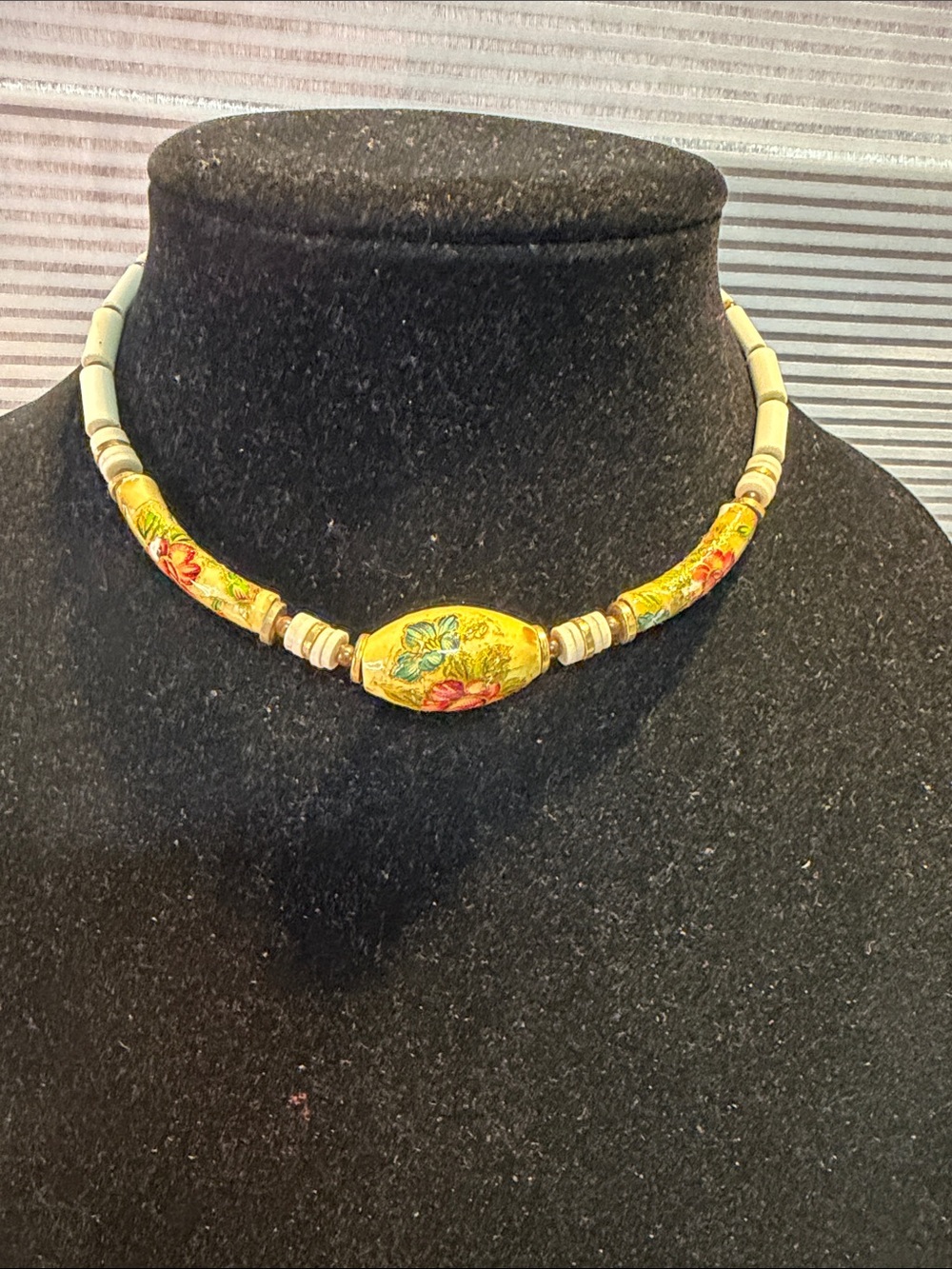 Source Unknown Yellow Hand-Painted Floral Bead Choker Necklace